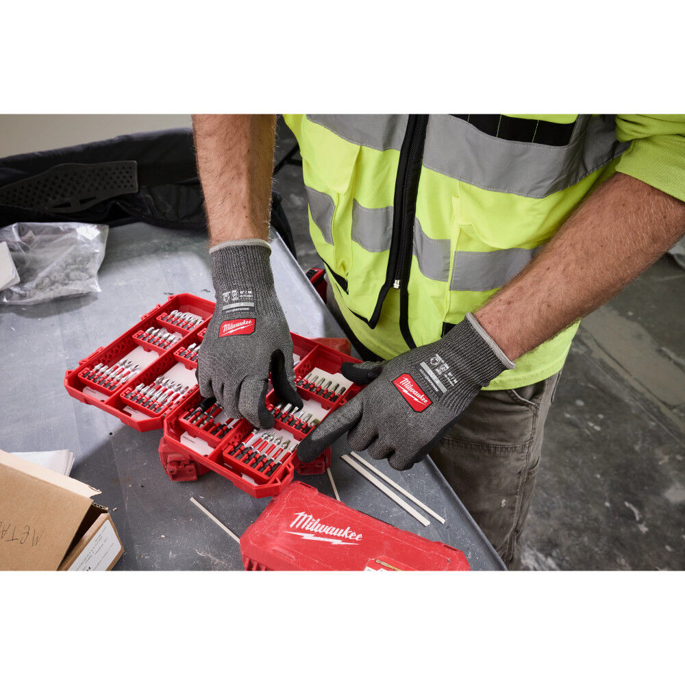 Milwaukee Cut Level 4 High Dexterity Nitrile Dipped Gloves with WEAR-DEFENSE Protection Medium, large image number 5