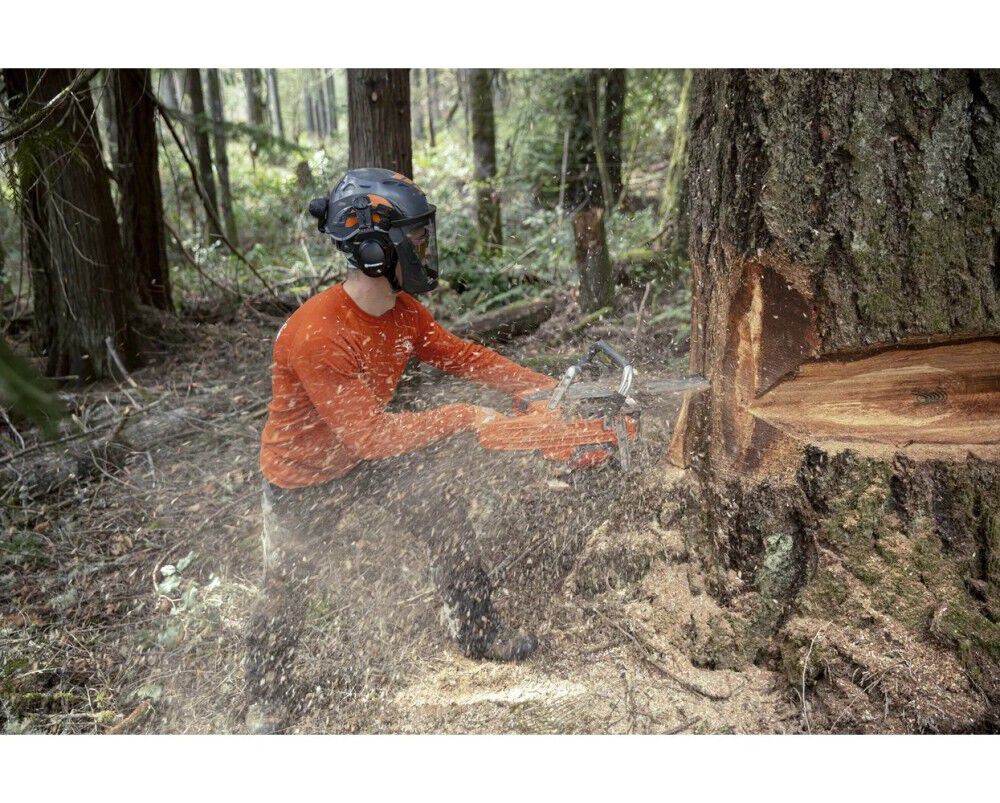 Husqvarna 585 32 Inch and H83 Chain 6.9HP Gas-Powered Chainsaw, large image number 6