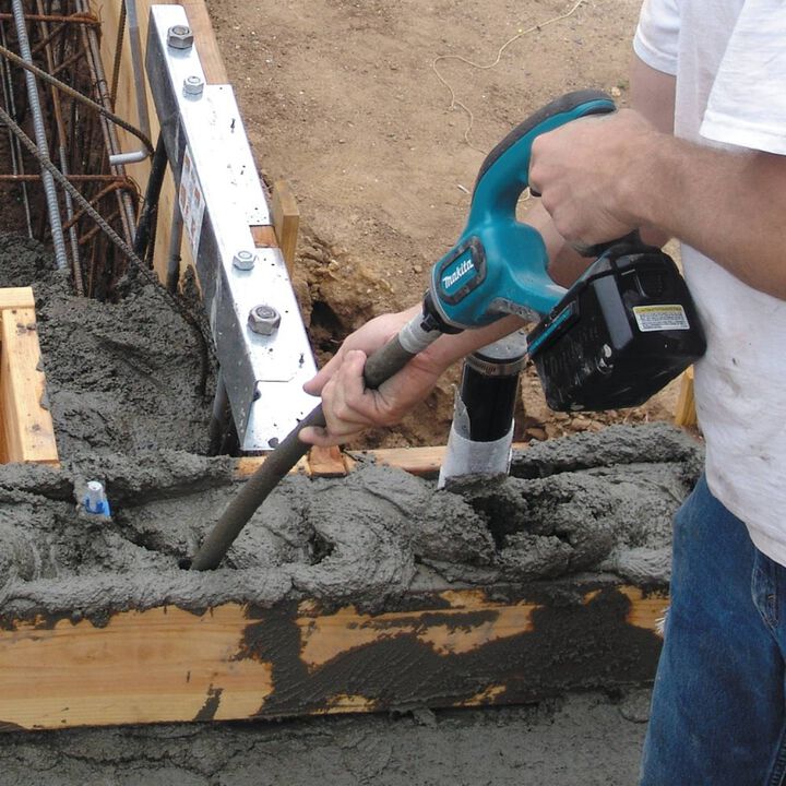 Makita 18V LXT Lithium-Ion Cordless 4 ft. Concrete Vibrator (Bare Tool), large image number 1