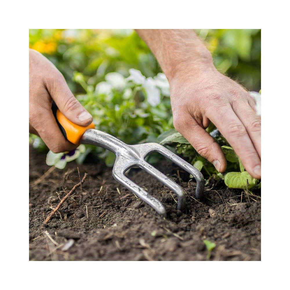 Fiskars 12in Cast Aluminum Head Ergo Cultivator, large image number 2