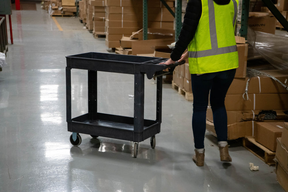 Southwire Two Shelf Utility Cart Small 500 lb Weight Capacity, large image number 8