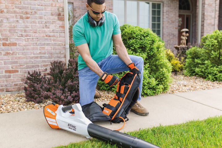 Stihl BGA 100 Cordless Battery-Powered Leaf Blower, large image number 1