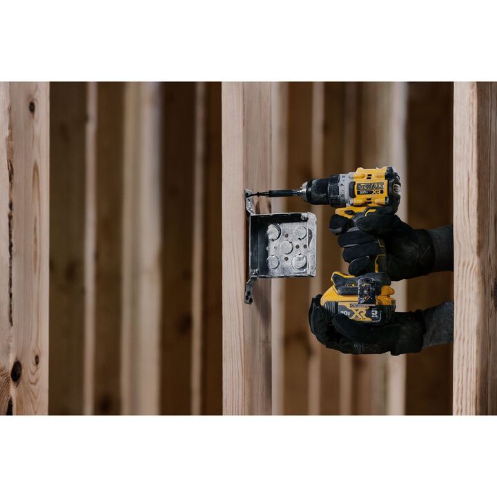 DEWALT 20V MAX Cordless Drill/Driver Kit and Circular Saw Bundle, large image number 9