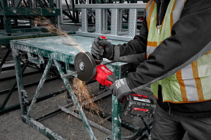 Milwaukee M18 FUEL 4 1/2inch-6inch Grinder No Lock Braking Paddle Switch (Bare Tool) Reconditioned, large image number 5