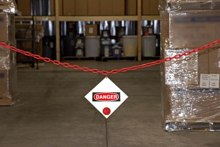 Mr Chain 2 In. (#8 51mm) x 500 Ft. Red Plastic Barrier Chain, large image number 2