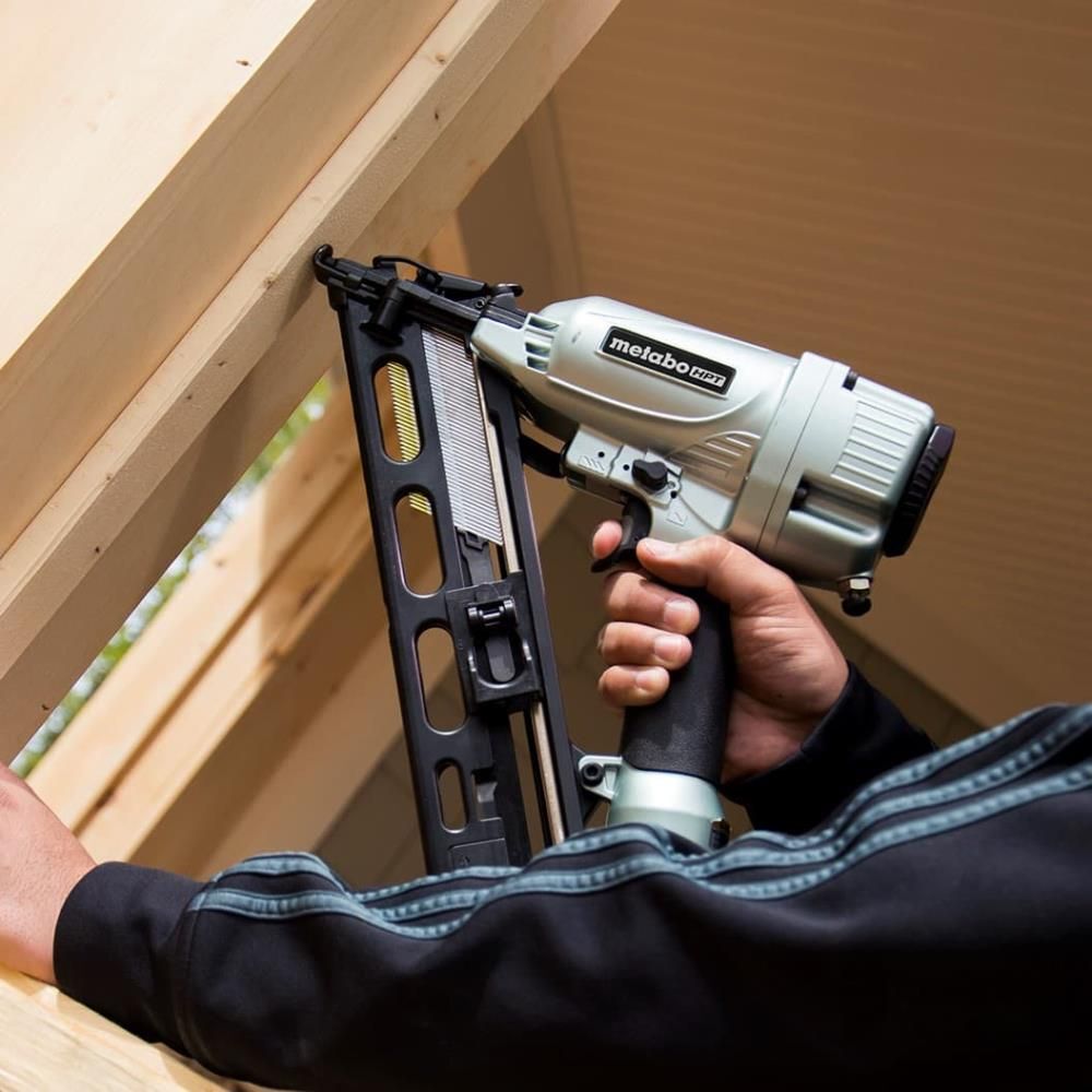 Metabo HPT 2-1/2 In. 15-Gauge Angled Finish Nailer with Air Duster, large image number 5