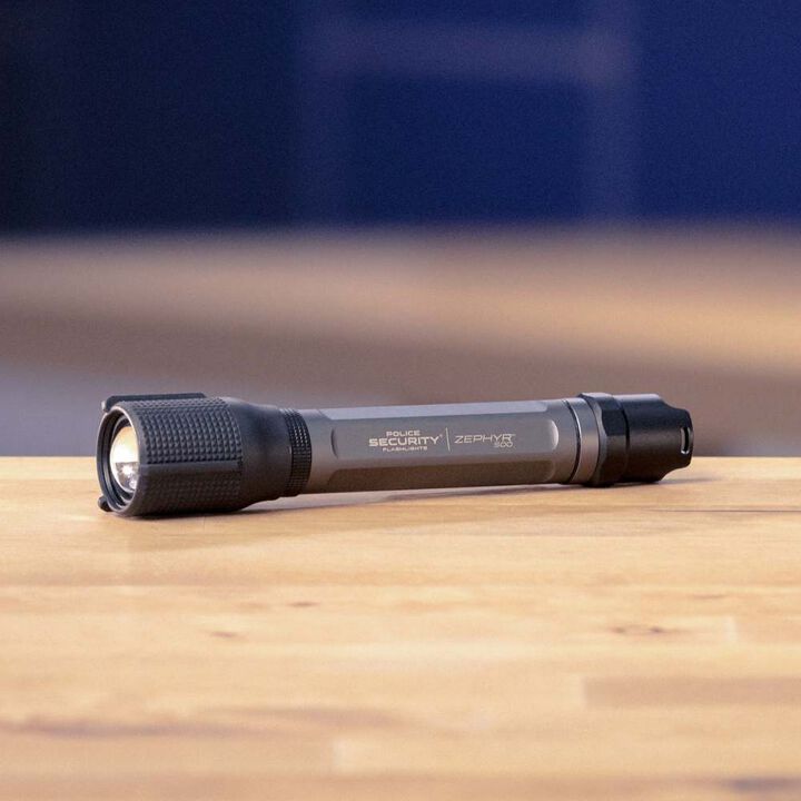 Police Security ZEPHYR-R5 550 Lumens Battery Powered Rechargeable Flashlight, large image number 3