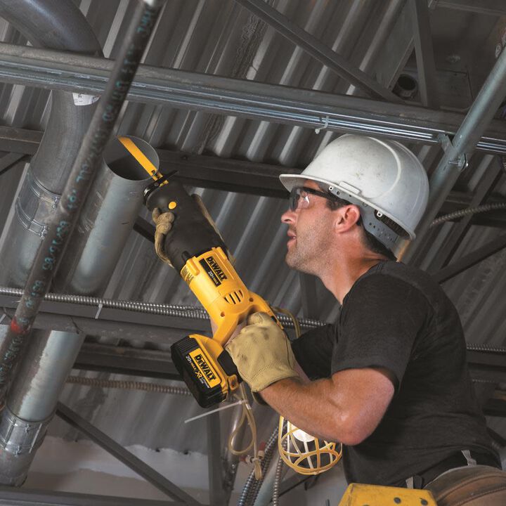 DEWALT 20V Max Li-ion Reciprocating Saw & 20V Max XR 5Ah Battery 2 Pack Bundle, large image number 5