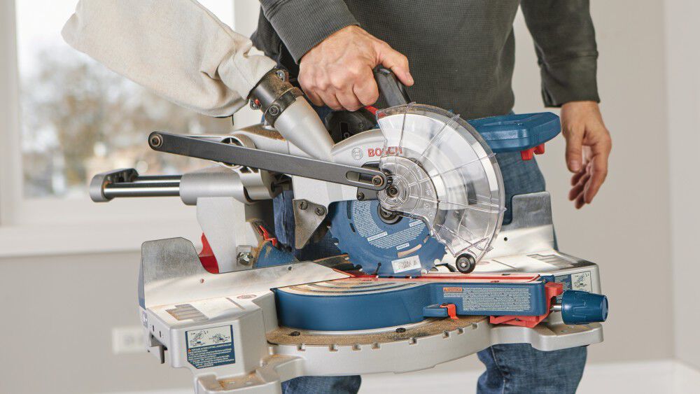 Bosch 18V 7-1/4 Inch Slide Miter Saw Kit - Reconditioned, large image number 12