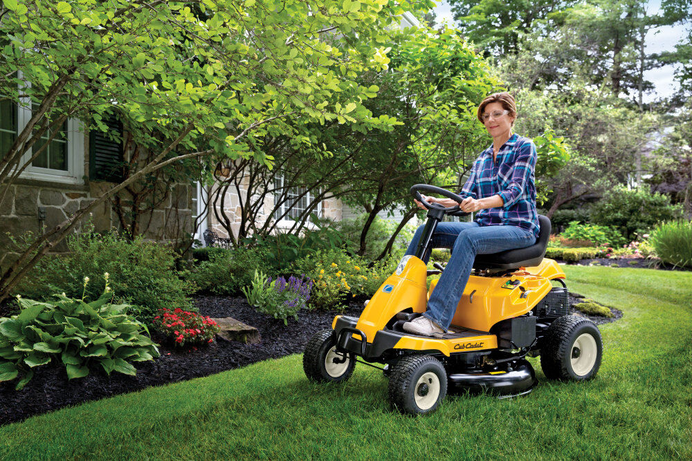 Cub Cadet 30 in 344cc 10.5HP Briggs & Stratton Engine Riding Lawn Mower, large image number 7