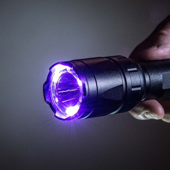 Police Security TRAC TACT 1000 Lumens 6 AA Alkaline Battery Powered UV Flashlight, large image number 3