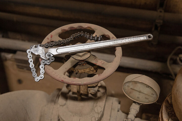 Crescent Chain Wrench, large image number 1