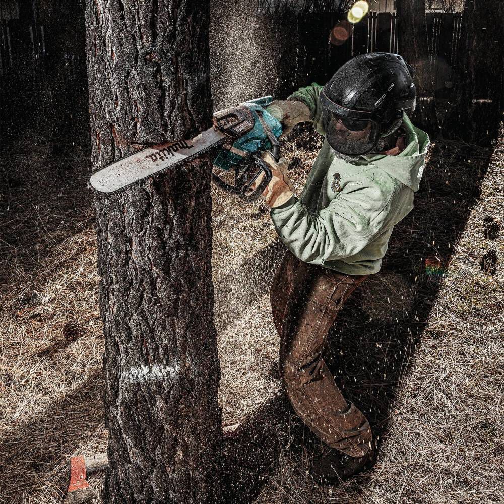 Makita 40V Max XGT 8.0Ah Brushless Cordless 20 Inch Chain Saw Kit, large image number 11