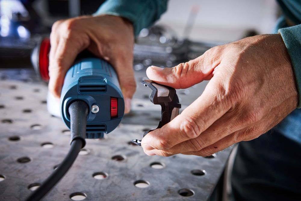 Bosch 4-1/2 Inch Angle Grinder with No Lock-On Paddle Switch, large image number 7