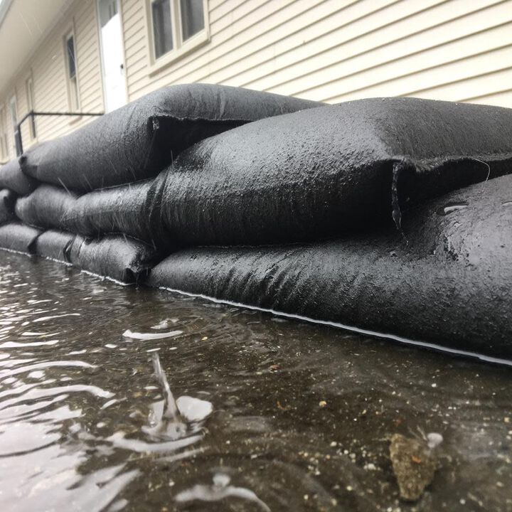 Quick Dam 6-Pack 24-in L x 12-in W Self-Inflating Flood Bags, large image number 8