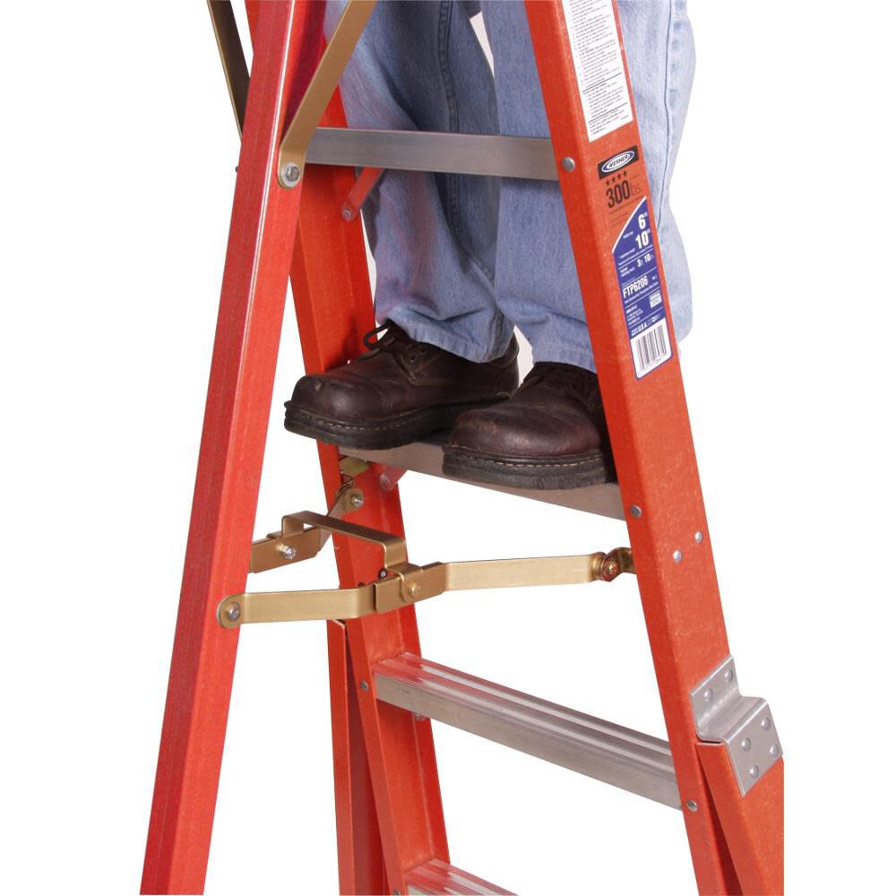 Werner Fiberglass 300-lb Type IA Tripod Ladder, large image number 2