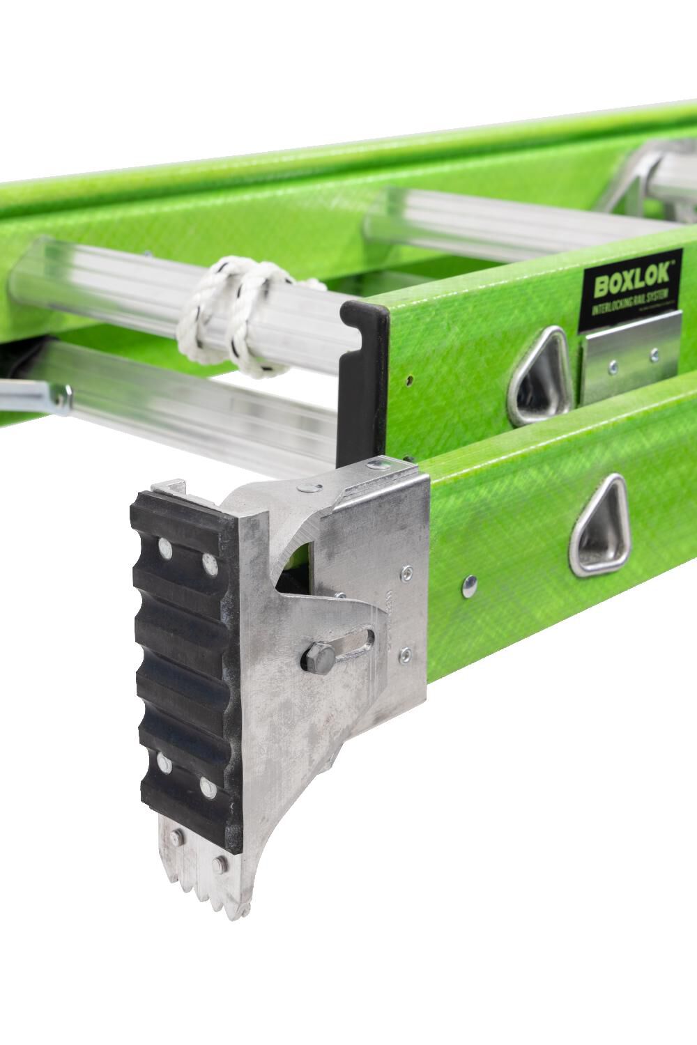 Werner AERO Extension Ladder 32' IAA FG Box Rail/Tri Rung Cable Hook V Rung, large image number 8