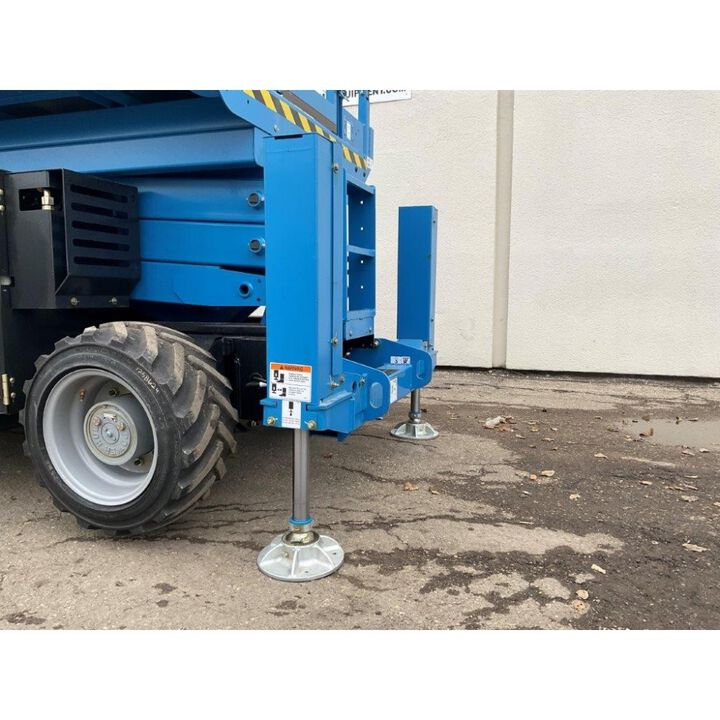 Genie 26ft Dual Fuel Rough Terrain Scissor Lift, large image number 10