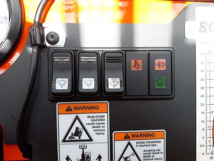 JLG SkyTrak 8042 Telehandler Max Lift Weight 8000 Lb. and Height 41' 11in, large image number 19