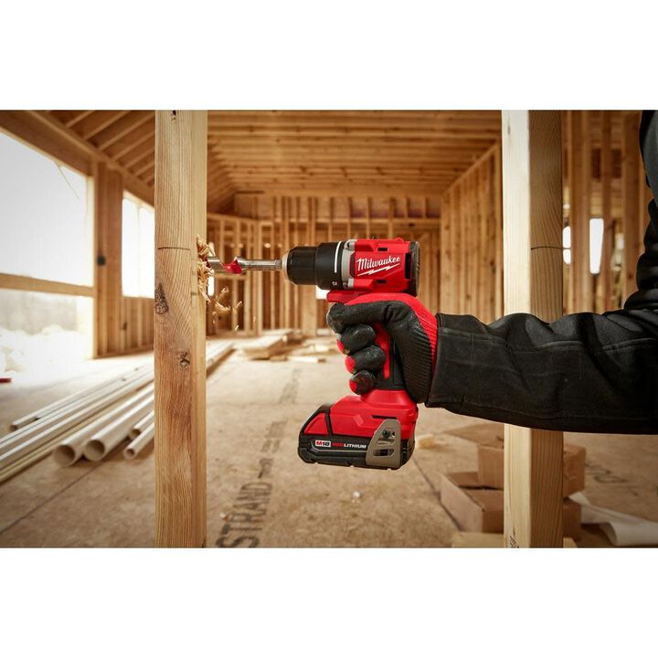 Milwaukee M18 1/2 Inch Drill Driver, 1/4 Inch Impact Driver & Multi-Tool Saw Kit Bundle, large image number 5
