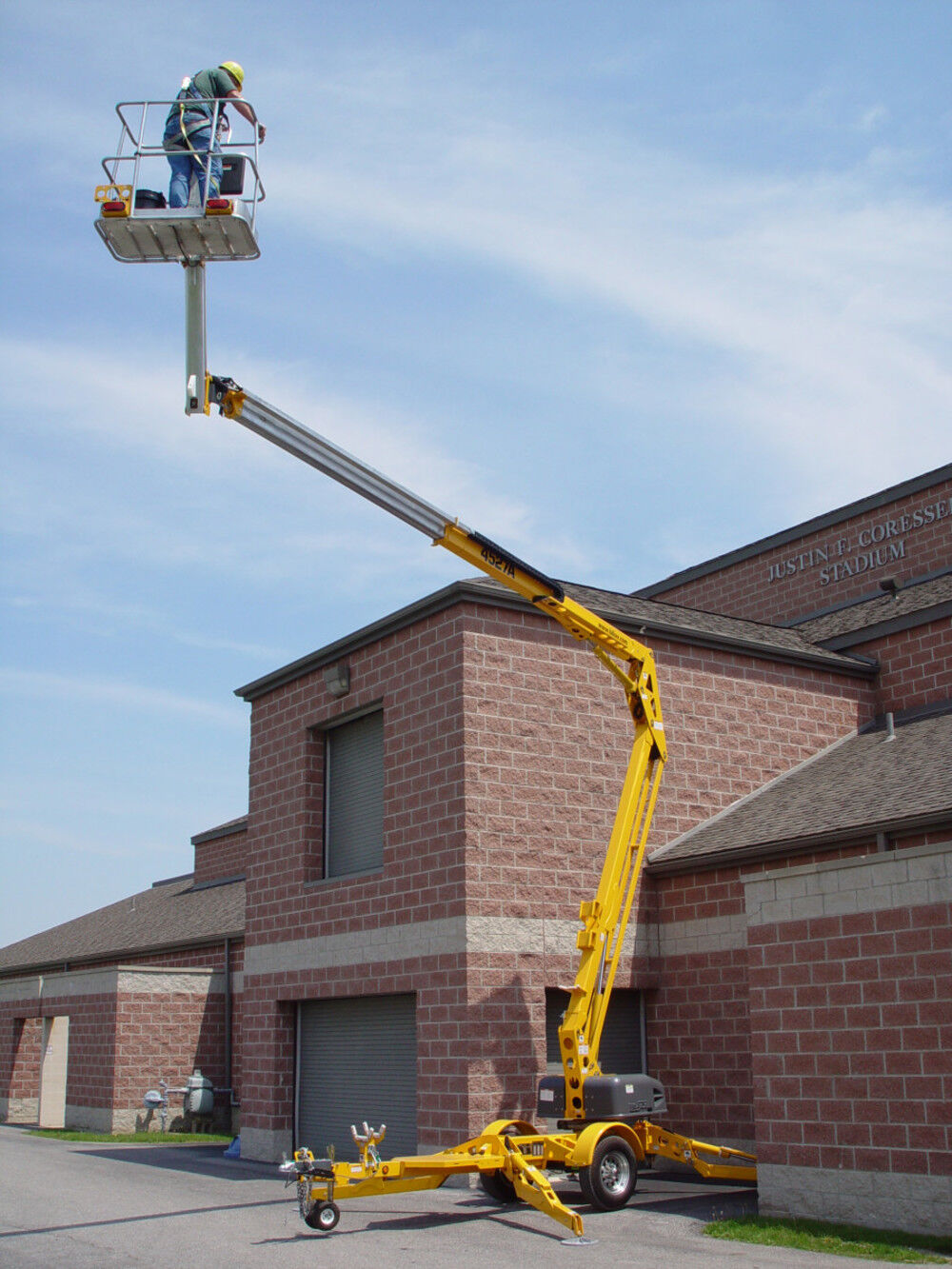 Haulotte 4527A Electric Articulating Towable Boom Lift 45', large image number 3