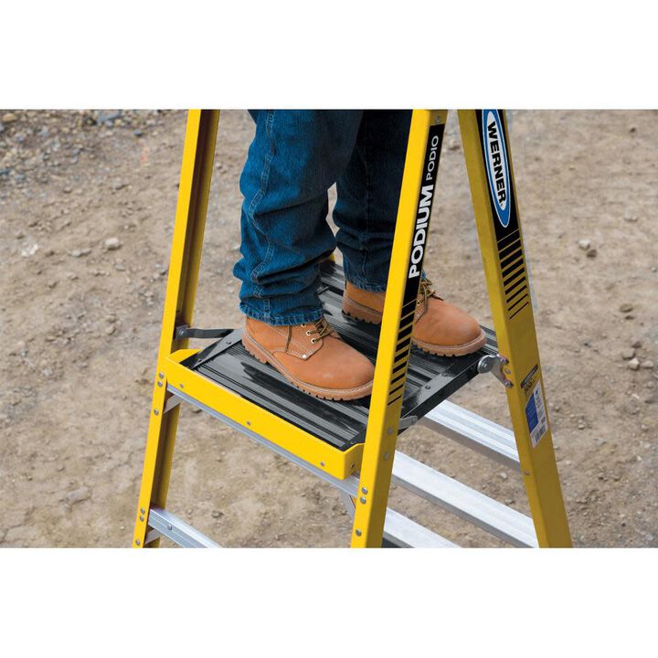 Werner Podium 4-ft Fiberglass 375-lb Type IAA Platform Ladder, large image number 1