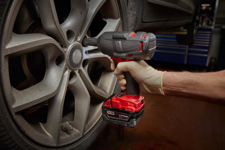 Milwaukee M18 FUEL Impact Wrench 1/2inch Friction Ring Kit Reconditioned, large image number 1