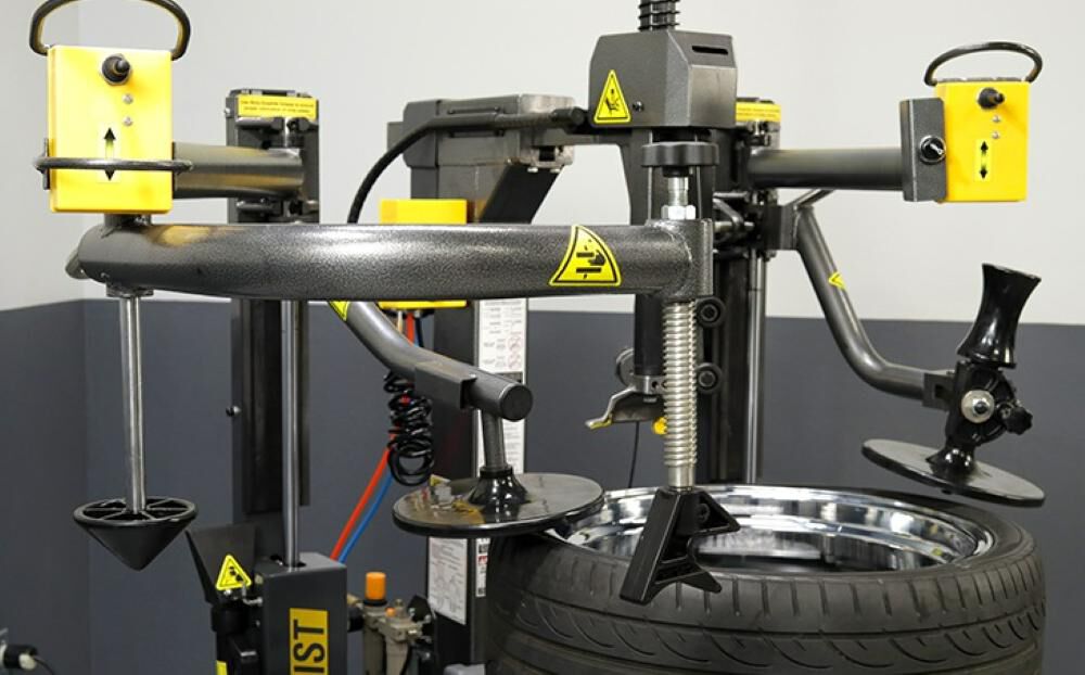 Ranger R80EX Tire Changer Tilt Back Dual Tower Assist 34in Clamping Capacity, large image number 2