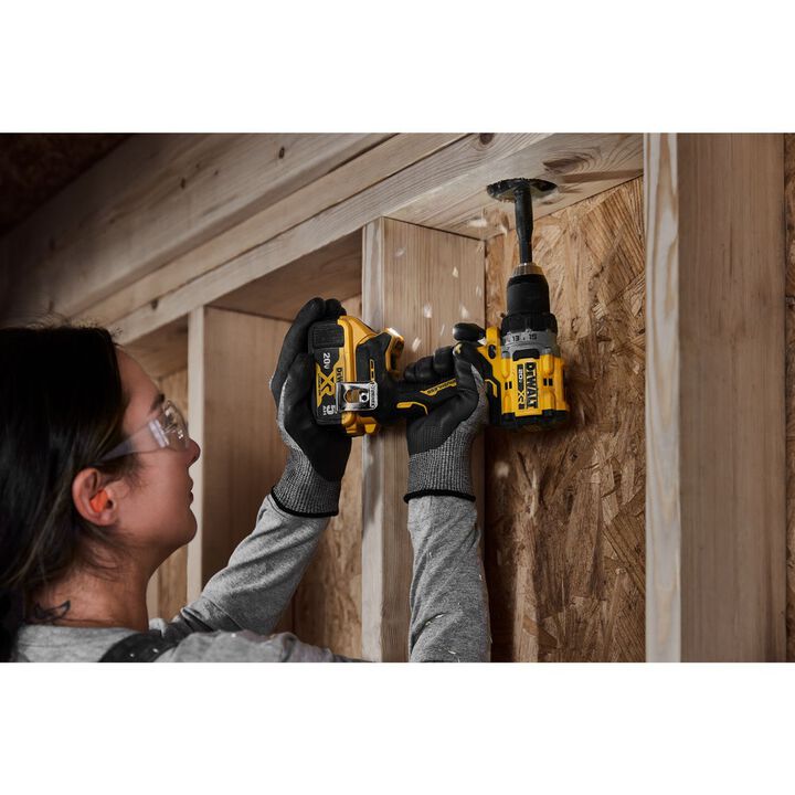 DEWALT 20V MAX Cordless Drill/Driver Kit and 4.5 Inch/5 Inch Grinder Bundle, large image number 10
