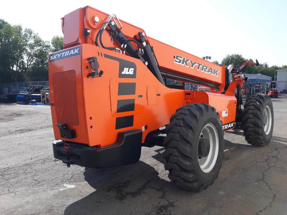 JLG SkyTrak 8042 Telehandler Max Lift Weight 8000 Lb. and Height 41' 11in, large image number 8