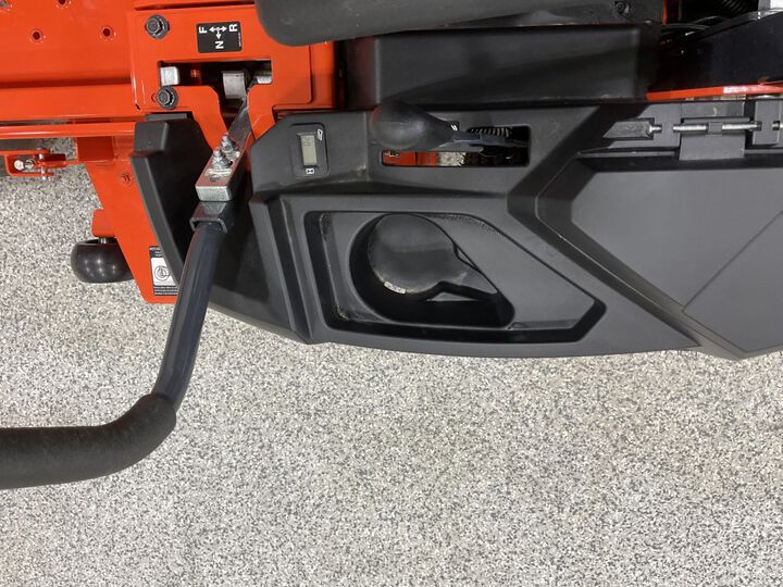 Kubota Z242KH-48 48 Inch Kohler Engine Gas-Powered Zero-Turn Mower, large image number 12