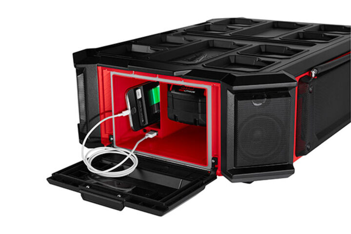 Milwaukee M18 PACKOUT Radio + Charger with M18 2.0Ah Battery Bundle, large image number 4