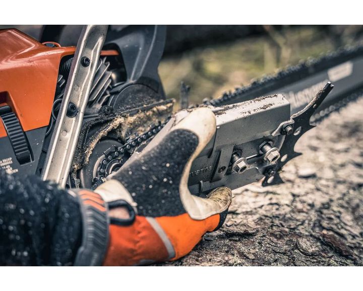 Husqvarna 592 XP 32 Inch and X-Cut C83 Chain 7.6HP Gas-Powered Chainsaw, large image number 19