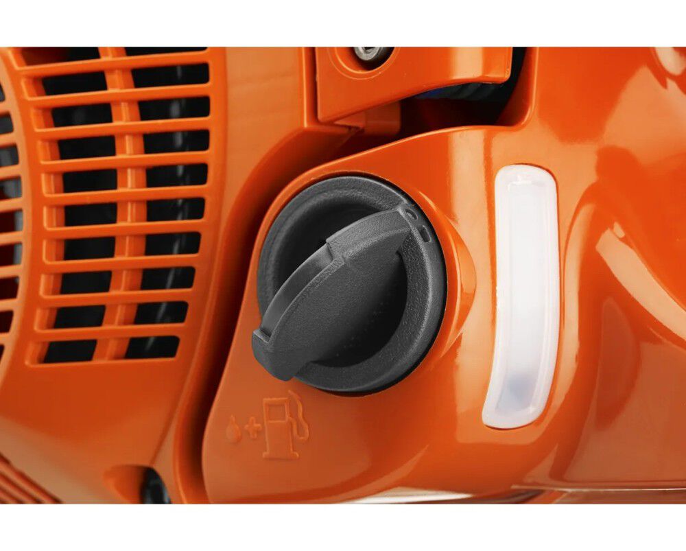Husqvarna 565 20 Inch and C85 Chain 5HP Gas-Powered Chainsaw, large image number 9