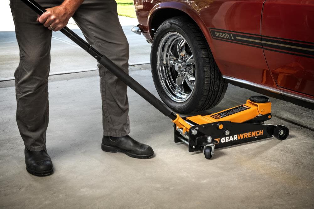 GEARWRENCH 3 Ton Heavy-Duty Floor Jack, large image number 7