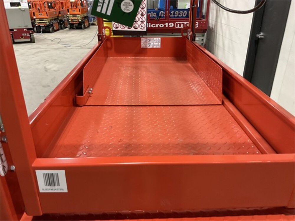 Skyjack 19' 500 lbs DC Electric Scissor Lift with E-Drive, large image number 14