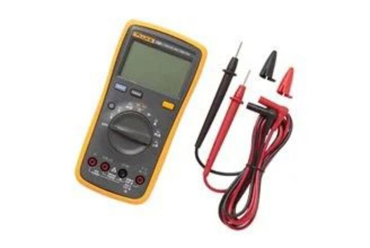 Fluke 15B+ Digital Multimeter, large image number 2