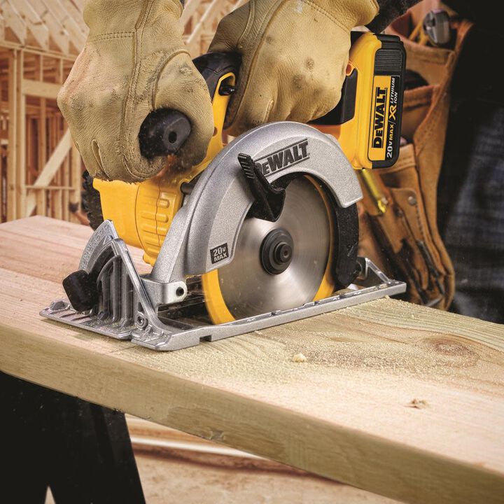 DEWALT 20V Max 6 1/2in Circular Saw with Brake & Magnesium Shoe (Bare Tool), large image number 5