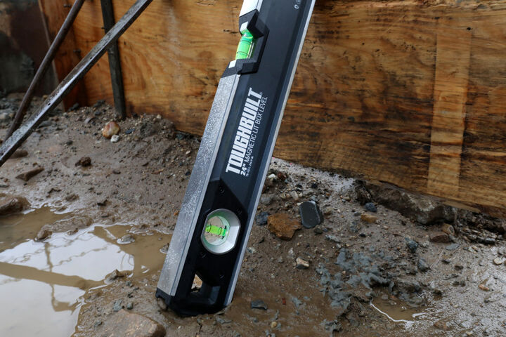 Toughbuilt 24 Inch Lighted Magnetic Box Level, large image number 10