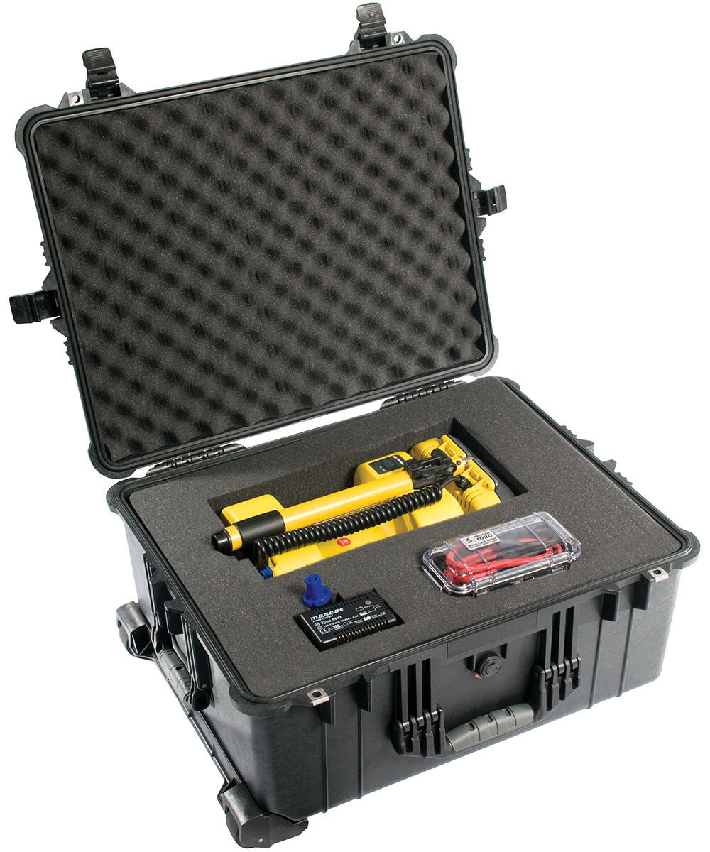 Pelican 1610 Polypropylene 2.23 Cu-Ft. Protector Case with Foam, Black, large image number 4