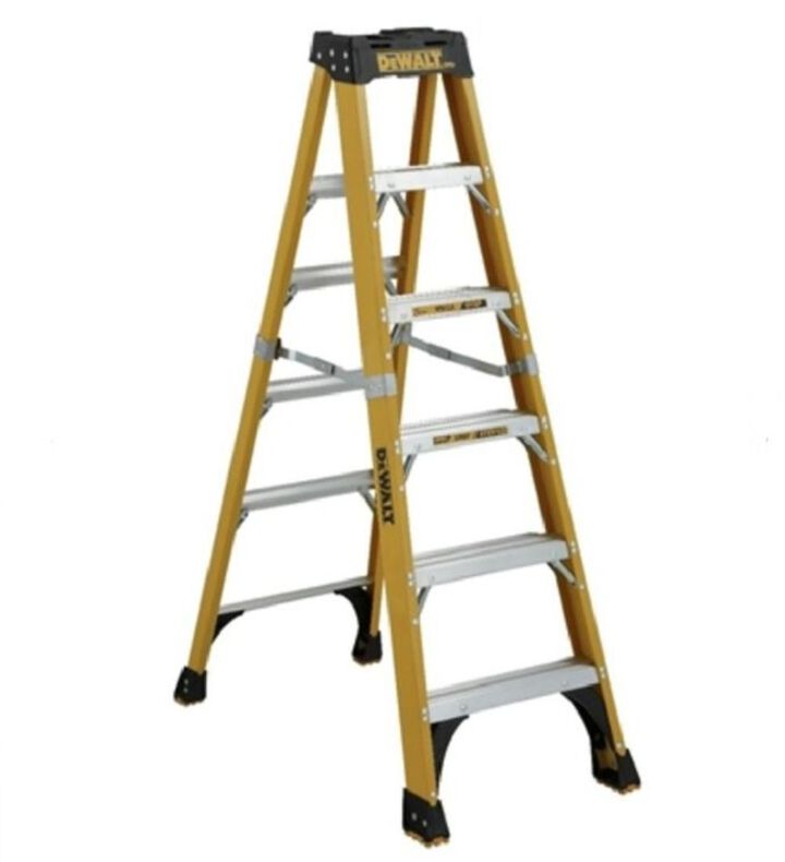 DEWALT Stepladder 500lb Rated FG 6'