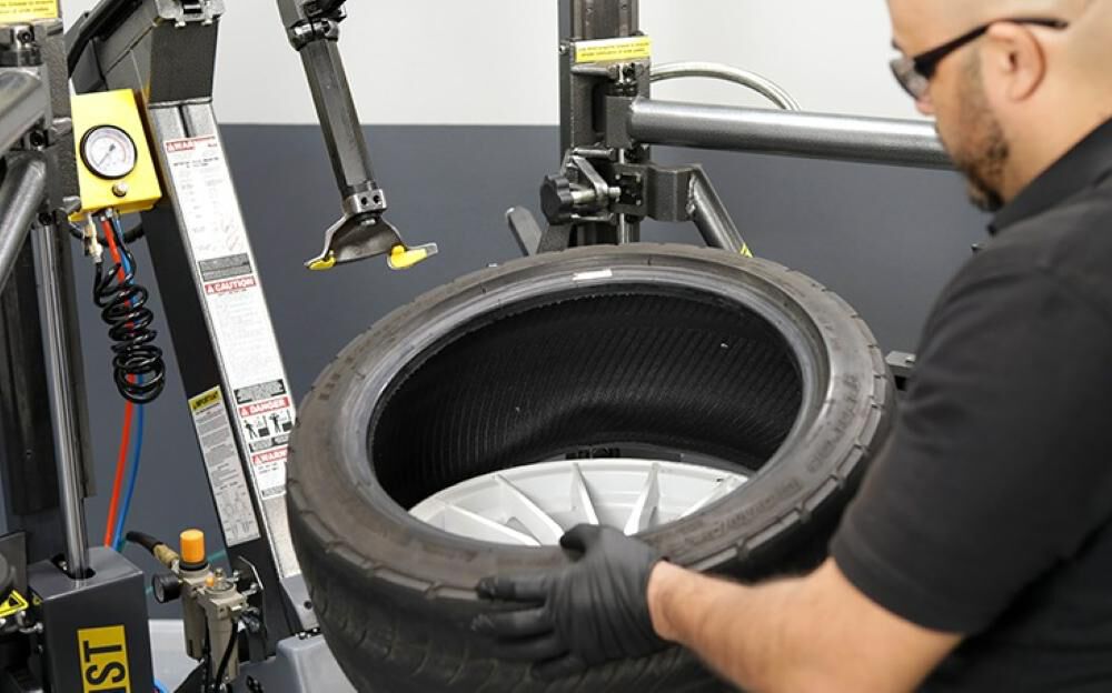 Ranger R80EX Tire Changer Tilt Back Dual Tower Assist 34in Clamping Capacity, large image number 3