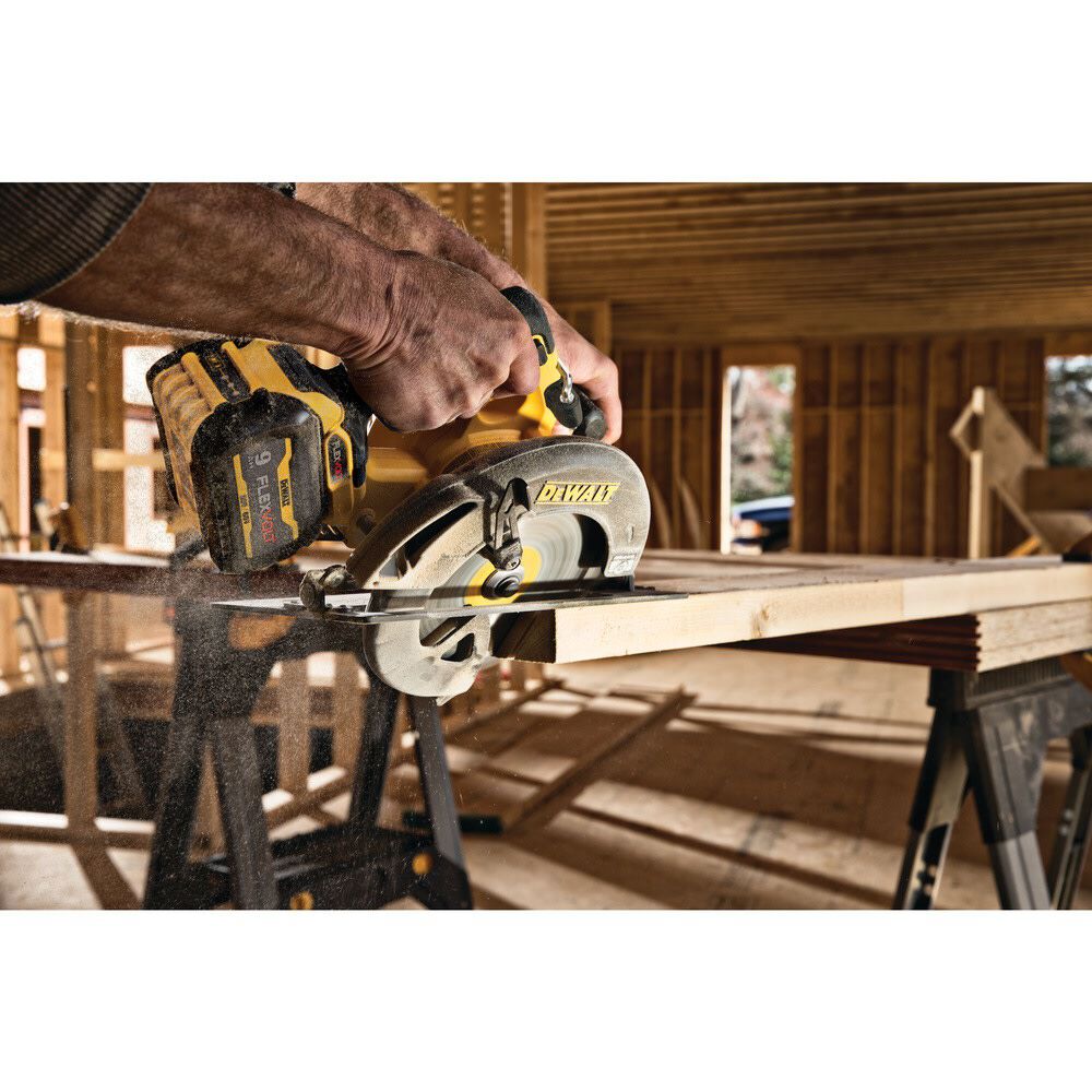 DEWALT 60V MAX 7-1/4 Inch Cordless Saw & 20/60V MAX 12Ah Battery Bundle, large image number 9