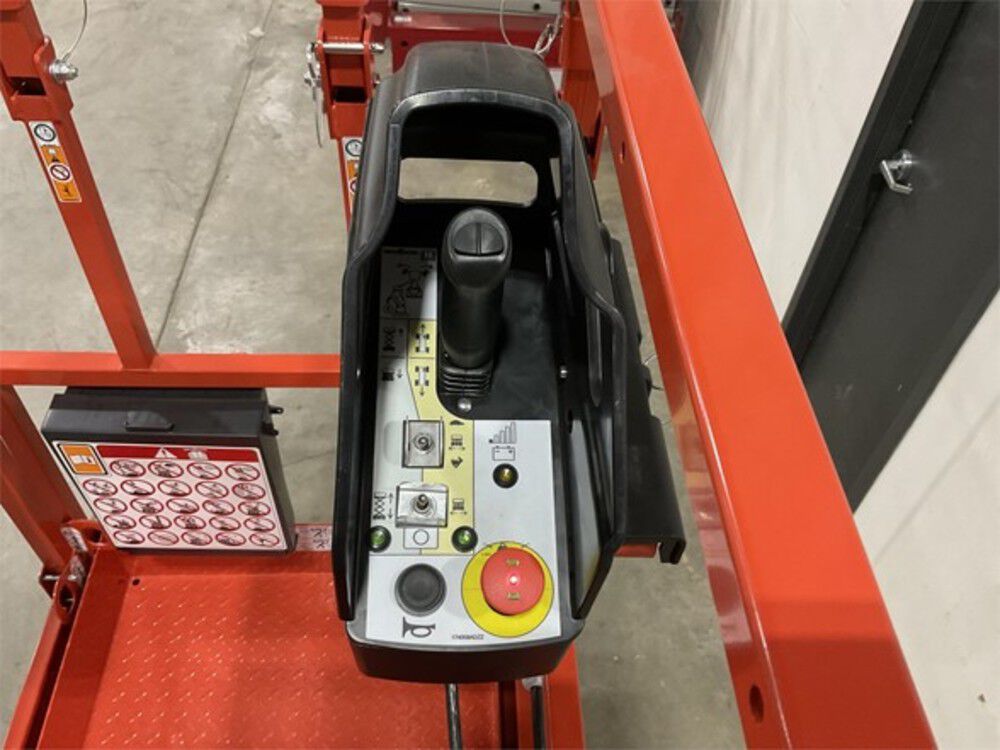 Skyjack 19' 500 lbs DC Electric Scissor Lift with E-Drive, large image number 15