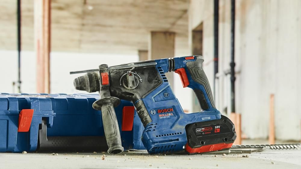 Bosch 18V Bulldog 1in Rotary Hammer SDS plus Kit, large image number 11