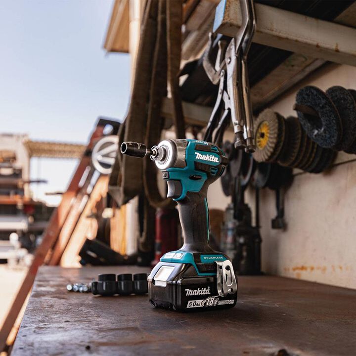Makita 18V LXT Lithium-Ion Brushless Cordless 2 Piece Combo 5 Ah Kit, large image number 8