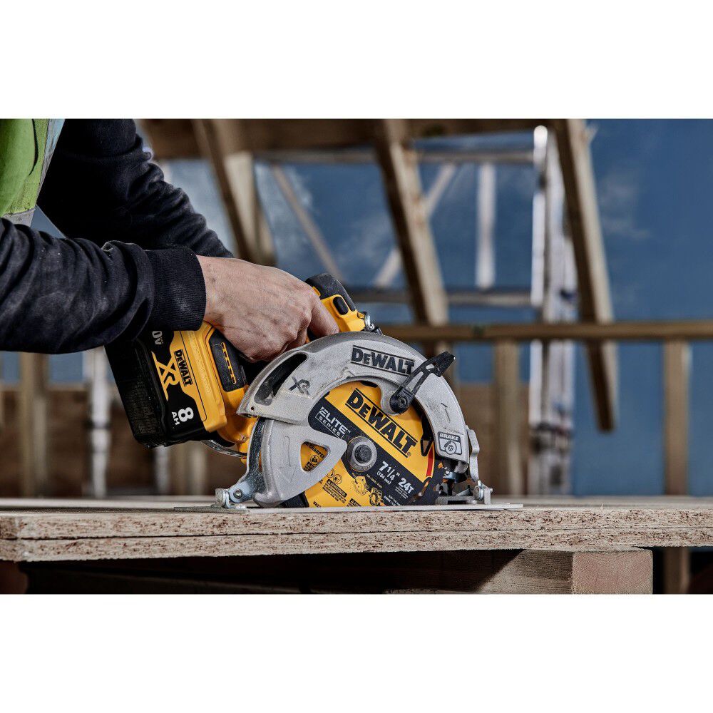 DEWALT 20V MAX XR 7-1/4 Inch Circular Saw Kit & ELITE SERIES 60T Blade Bundle, large image number 16
