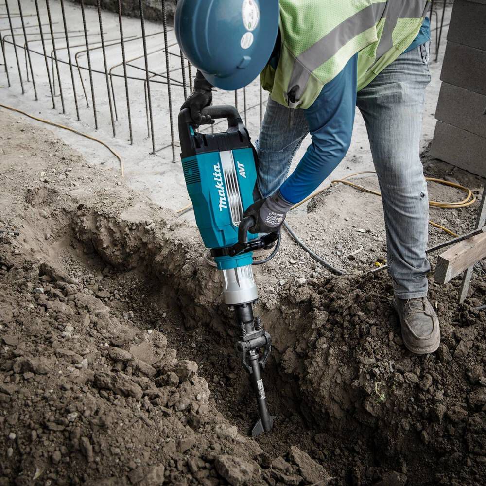 Makita AVT Demolition Hammer 45lb accepts 1 1/8in Hex Bits, large image number 4