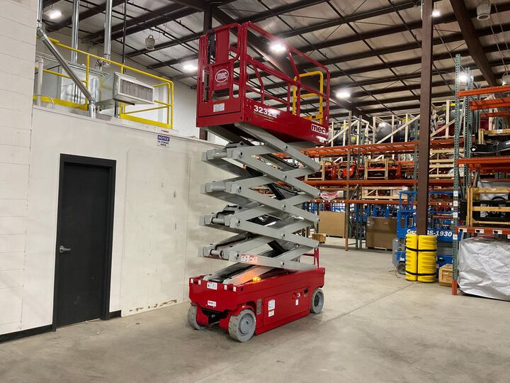 mec 3232SE 32 Ft. 550 Lbs 24V 240Ah Electric Slab Scissor Lift, large image number 9