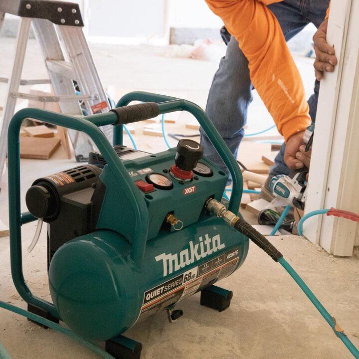 Makita 40V max XGT Brushless Cordless 2 Gallon Quiet Series Compressor Kit (4.0Ah), large image number 4